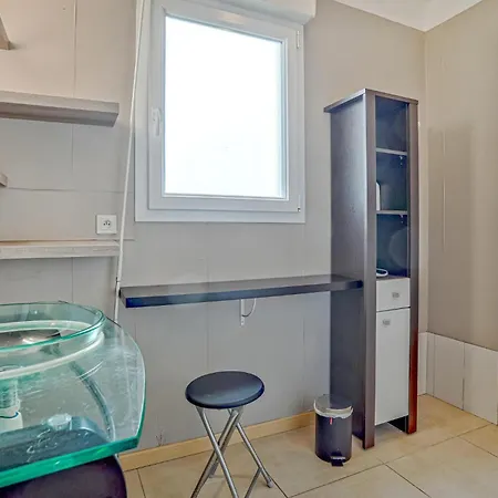 2 Bedroom Front In